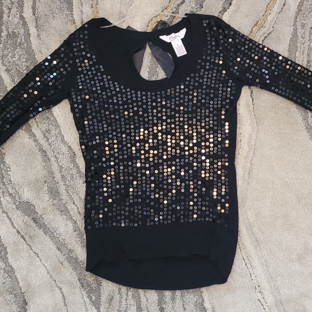 Candie's black bow back sequin sweater size small